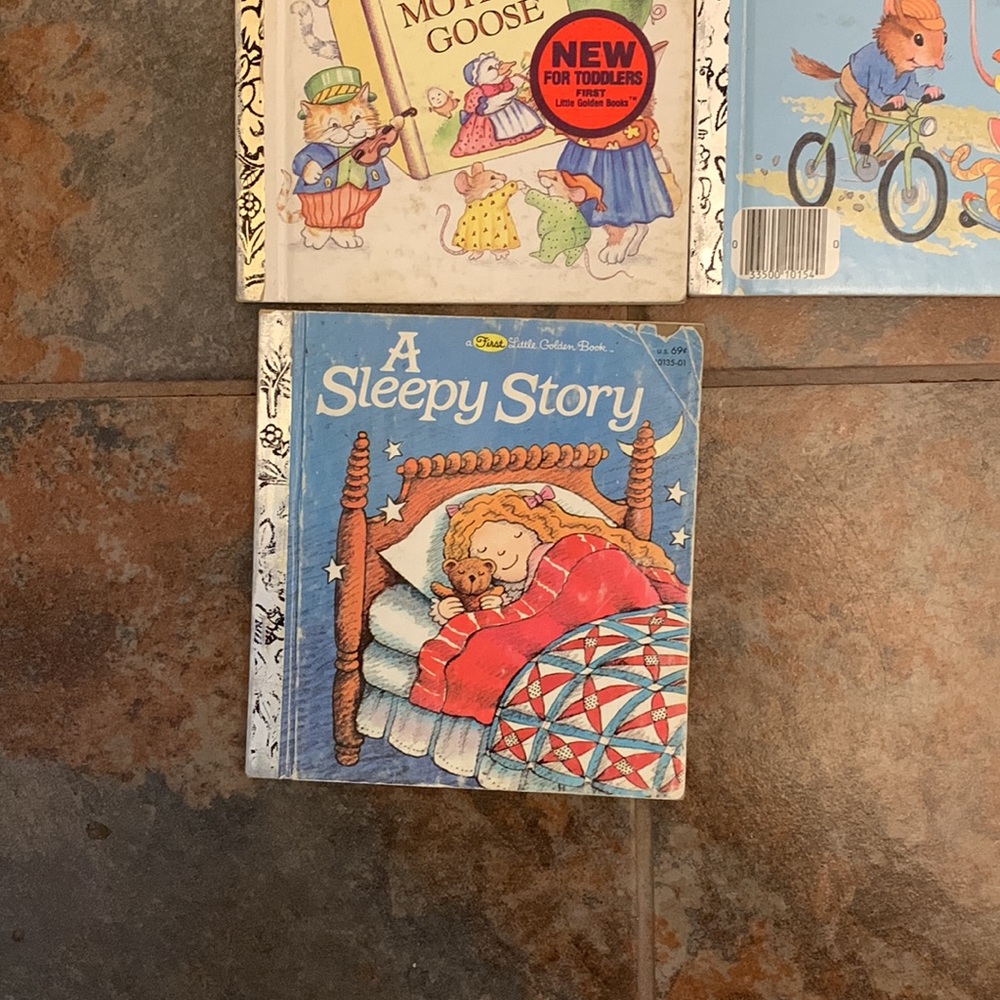LOT of 13 Little Golden Books - Picture 6 of 6